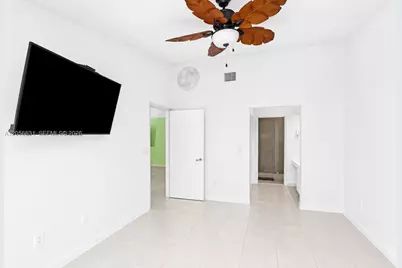 527 SE 21st Dr, Homestead, FL 33033 - Photo 11