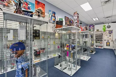 Smoke Shop For Sale in Tamiami, Kendall, FL 33184 - Photo 5