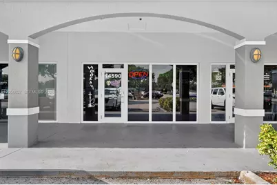 Smoke Shop For Sale in Tamiami, Kendall, FL 33184 - Photo 33