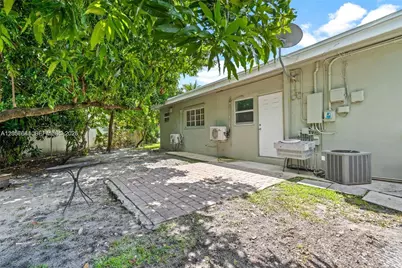 6045 Dawson St, Hollywood, FL 33023 - Photo 21