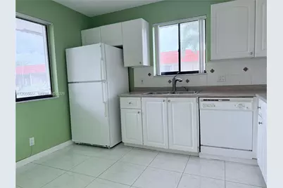 435 Lakeview Dr #201, Weston, FL 33326 - Photo 9