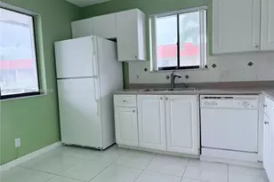 435 Lakeview Dr, Weston, FL 33326 - Photo 9