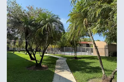 435 Lakeview Dr #201, Weston, FL 33326 - Photo 19
