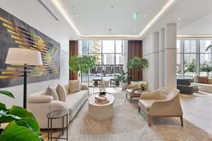 77 SE 5th St, Miami, FL 33131 - Photo 27