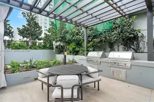 77 SE 5th St, Miami, FL 33131 - Photo 19