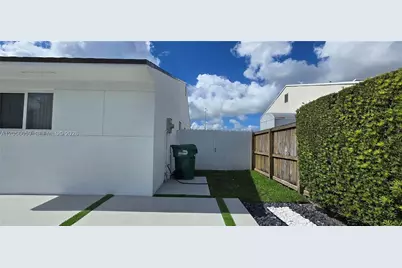 9612 Grand Canal Dr, Miami, FL 33174 - Photo 39