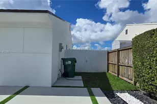 9612 Grand Canal Dr, Miami, FL 33174 - Photo 39