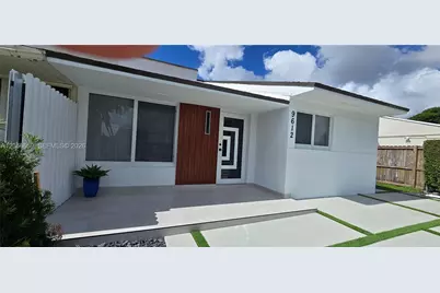 9612 Grand Canal Dr, Miami, FL 33174 - Photo 1