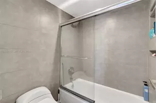 3675 N Country Club Dr, Aventura, FL 33180 - Photo 29