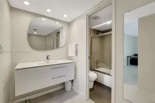 3675 N Country Club Dr, Aventura, FL 33180 - Photo 27