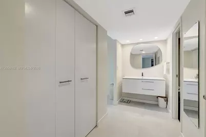 3675 N Country Club Dr #2310, Aventura, FL 33180 - Photo 25