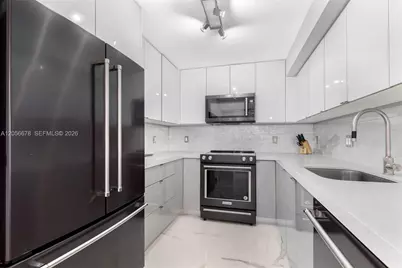 6039 Collins Ave #1527, Miami Beach, FL 33140 - Photo 11