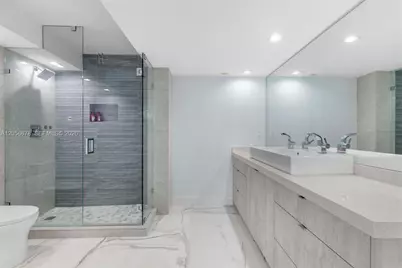 6039 Collins Ave #1527, Miami Beach, FL 33140 - Photo 17