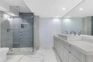 6039 Collins Ave, Miami Beach, FL 33140 - Photo 17