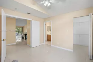 927 Coral Club Dr, Coral Springs, FL 33071 - Photo 7