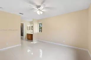 927 Coral Club Dr, Coral Springs, FL 33071 - Photo 25