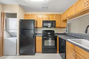 927 Coral Club Dr, Coral Springs, FL 33071 - Photo 15