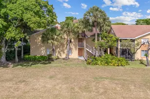 927 Coral Club Dr, Coral Springs, FL 33071 - Photo 41