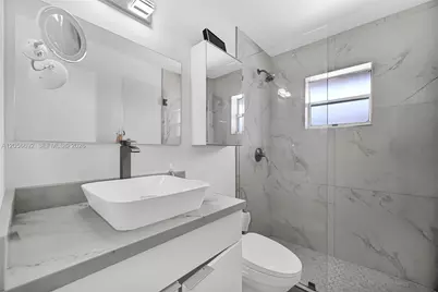 3231 SW 25th St, Miami, FL 33133 - Photo 23