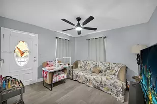 3231 SW 25th St, Miami, FL 33133 - Photo 9