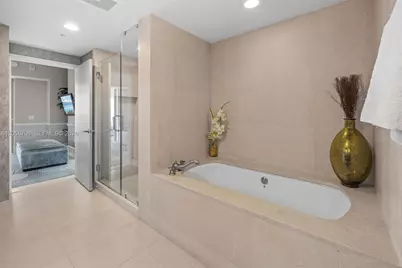 6899 Collins Ave #2708, Miami Beach, FL 33141 - Photo 29