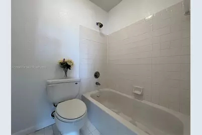 895 Crystal Lake Dr #103, Deerfield Beach, FL 33064 - Photo 19