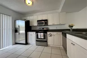 895 Crystal Lake Dr, Deerfield Beach, FL 33064 - Photo 7