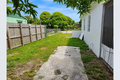 740 NW 130th St, North Miami, FL 33168 - Photo 13