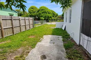 740 NW 130th St, North Miami, FL 33168 - Photo 13