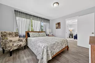 681 S Hollybrook Dr, Pembroke Pines, FL 33025 - Photo 17