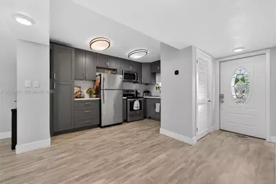 681 S Hollybrook Dr #310, Pembroke Pines, FL 33025 - Photo 3