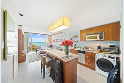 6801 Collins Ave #1015, Miami Beach, FL 33141 - Photo 1