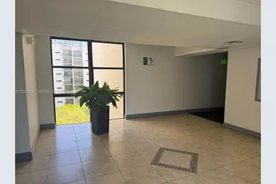 17011 N Bay Rd #709, Sunny Isles Beach, FL 33160 - Photo 3