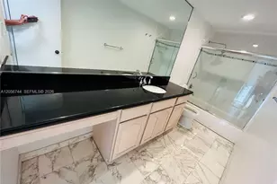 5825 Collins Ave, Miami Beach, FL 33140 - Photo 23