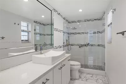 5825 Collins Ave #9C, Miami Beach, FL 33140 - Photo 17