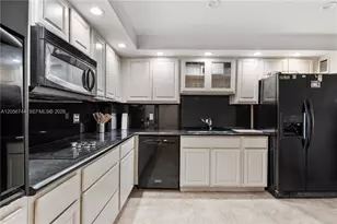 5825 Collins Ave, Miami Beach, FL 33140 - Photo 11