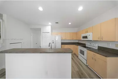 1037 NE 42nd Pl, Homestead, FL 33033 - Photo 9