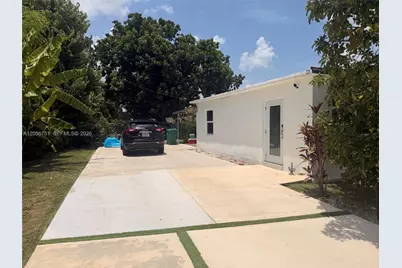 14985 Leisure Dr, Homestead, FL 33033 - Photo 3