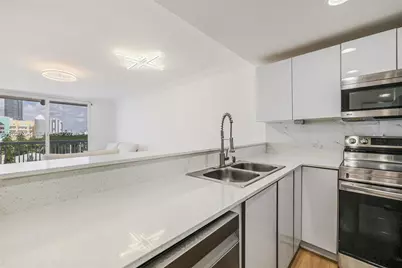 401 Ocean Dr #602, Miami Beach, FL 33139 - Photo 9