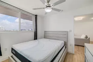 401 Ocean Dr, Miami Beach, FL 33139 - Photo 17