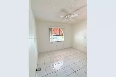 5941 W 20th Ln, Hialeah, FL 33016 - Photo 17