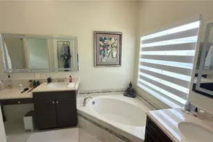 692 Maplewood Ct, Weston, FL 33327 - Photo 11