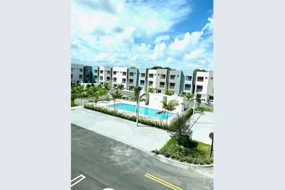 2505 NE 193rd St #4208, Miami, FL 33180 - Photo 3