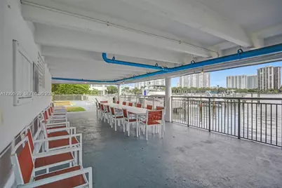 18041 Biscayne Blvd #803, Aventura, FL 33160 - Photo 21