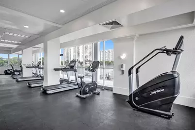 18041 Biscayne Blvd #803, Aventura, FL 33160 - Photo 17