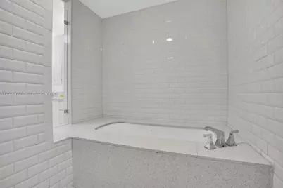 1250 Ocean Dr #2N, Miami Beach, FL 33139 - Photo 21