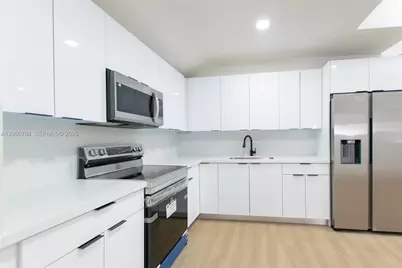 2324 NW 14th Ave, Miami, FL 33142 - Photo 9