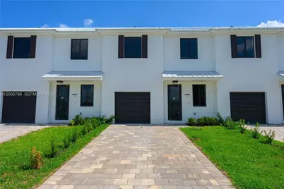 854 SW 1st St, Florida City, FL 33034 - Photo 1