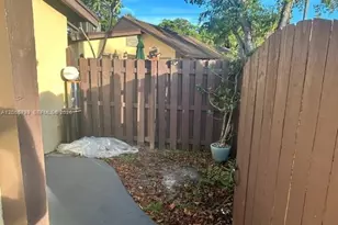 115 Fox Rd, Hollywood, FL 33024 - Photo 9