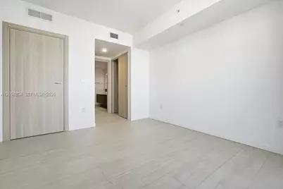 1000 Brickell Plz #3211, Miami, FL 33131 - Photo 15